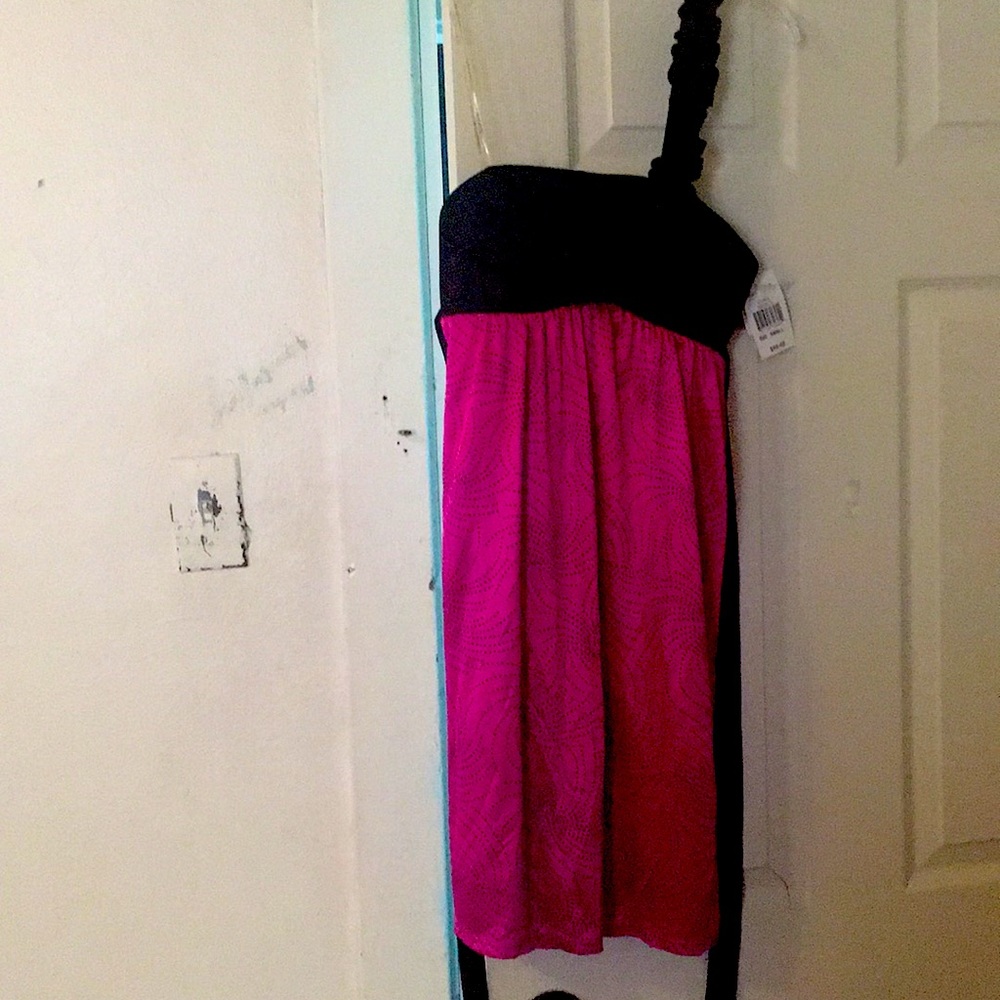 Dress one shoulder strap cute party dress.